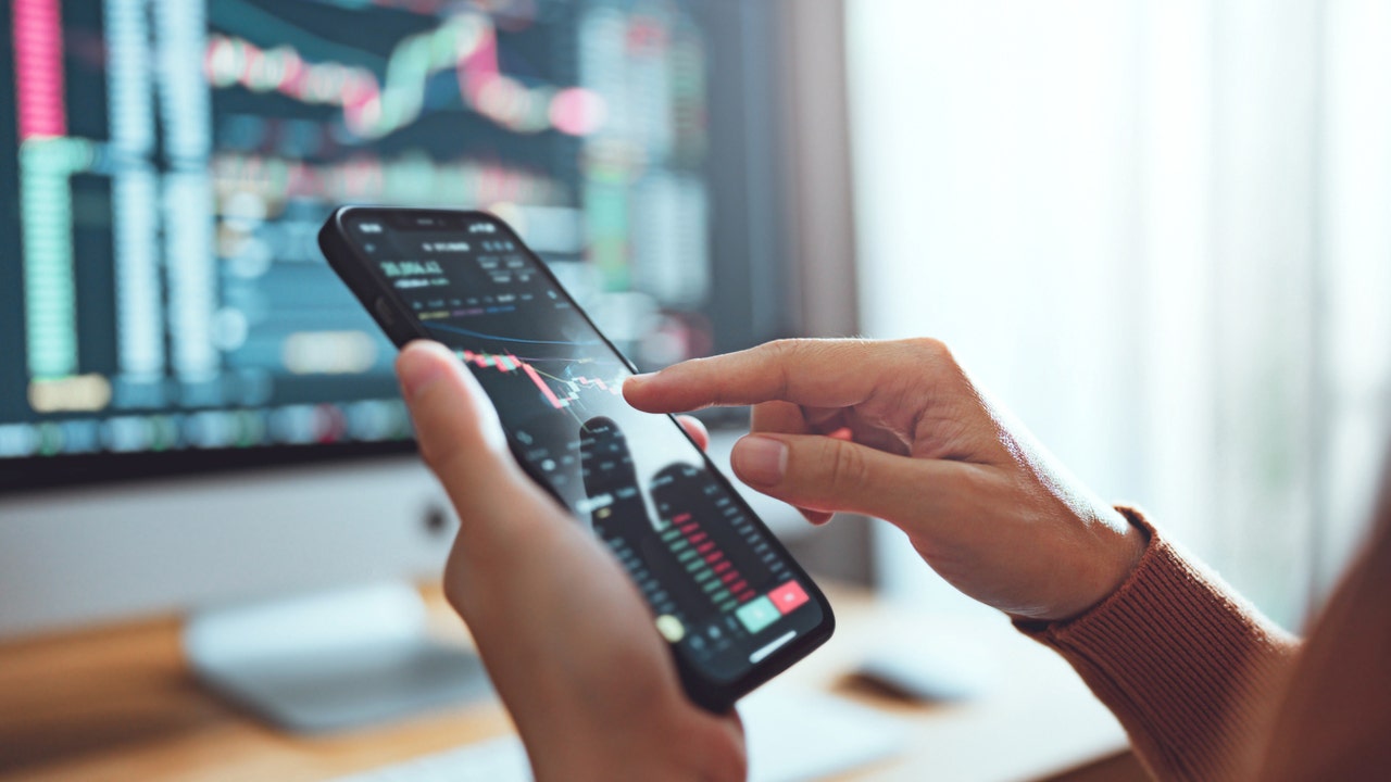 Reverse Budgeting: The Viral Money Trend That's Revolutionizing Financial Freedom